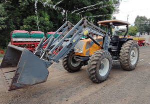 Trator Valtra - A950, Plataformado 4180 Horas. Fab 2011