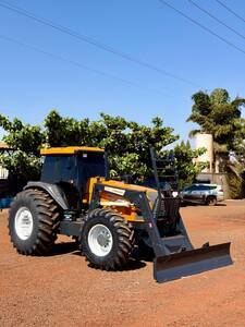 Trator Valtra BH 180