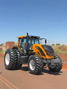 Trator Valtra BH 194 Hitech 
