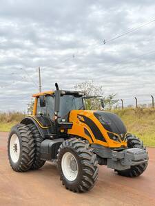 Trator Valtra BH 194 Hitech 