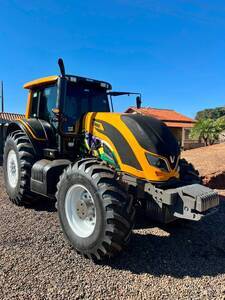 Trator Valtra BH 224