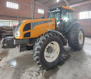 Trator Valtra - Bm125I. Fabricação 2015