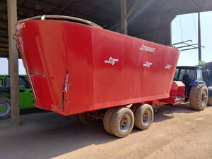 Vagão Trioliet - Solomix 3 3600 Vlhb T - 2015