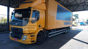 Volvo Vm 270 6X2 18/19 Semi Leito Baú 10Mts Único Dono