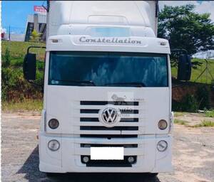 vw 13.180 constellation 4x2 bau 7m ano 2011 exelente