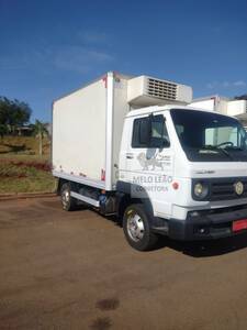 vw5.150 vuc ano 2013 bau frigorifico -15 graus impecavel