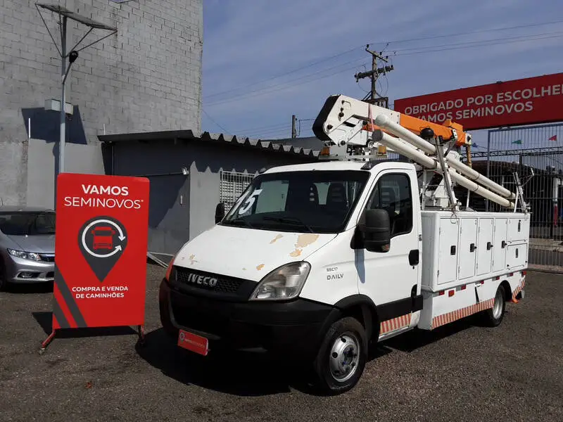 Caminhao Iveco usado à venda