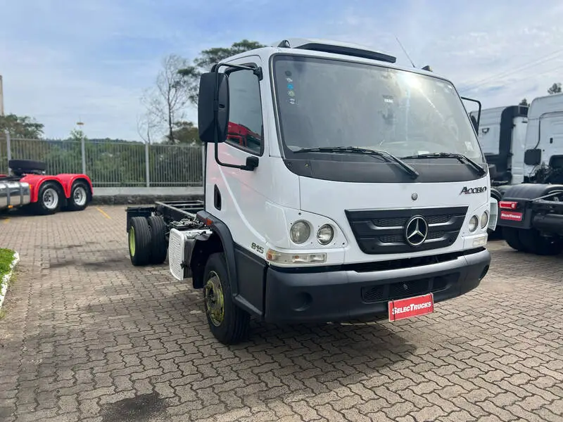 Mb Accelo 815 4X2 - 1