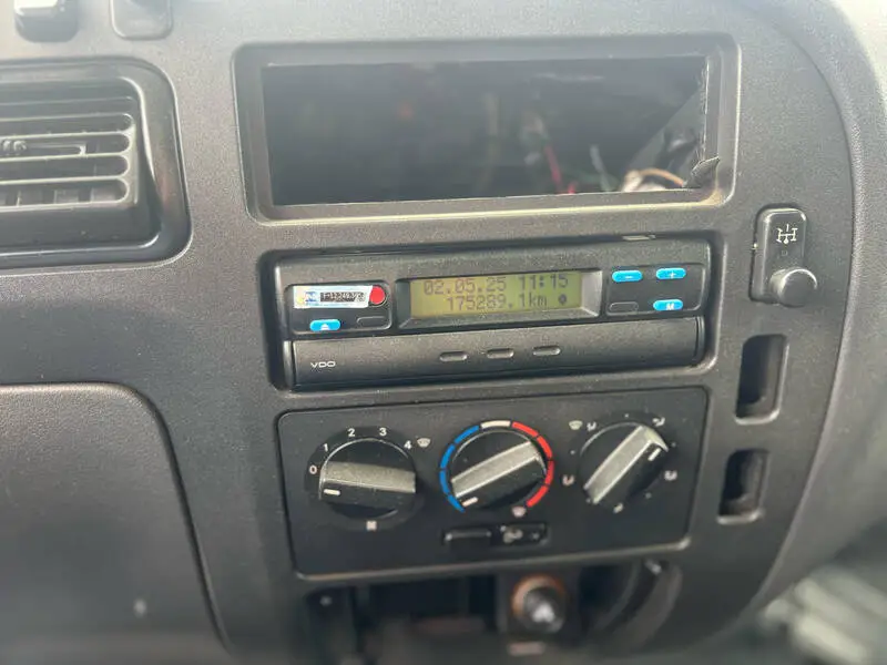 Mb Accelo 815 4X2 - 11