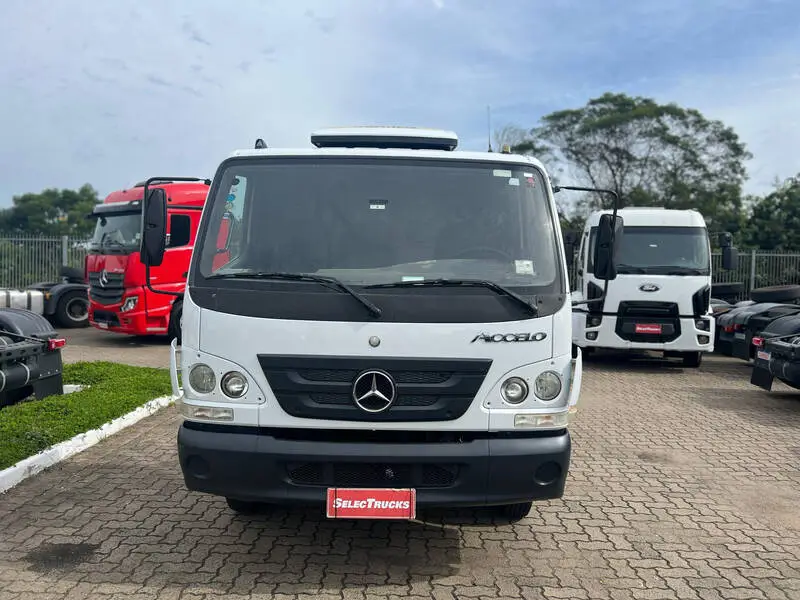 Mb Accelo 815 4X2 - 2