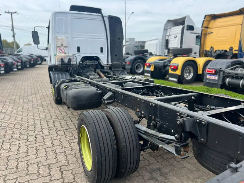 Mb Accelo 815 4X2 - 4