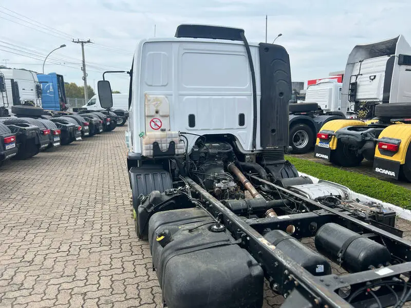 Mb Accelo 815 4X2 - 5