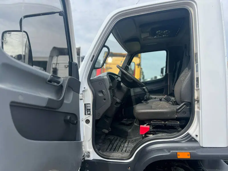 Mb Accelo 815 4X2 - 8